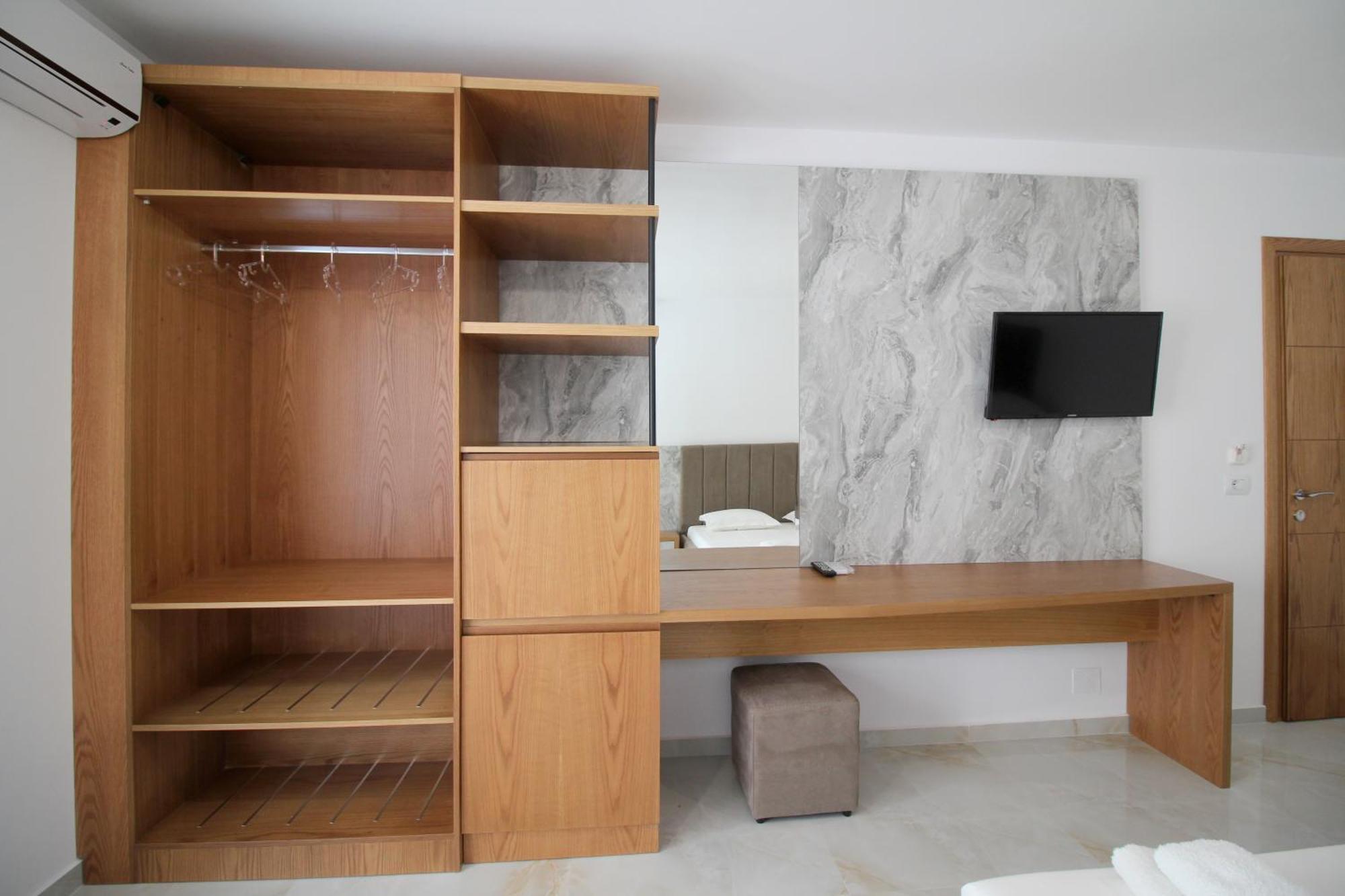 Hotel Four Islands Ksamil Bagian luar foto