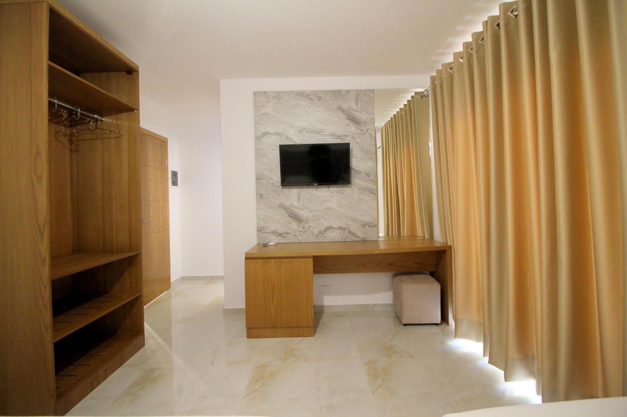 Hotel Four Islands Ksamil Bagian luar foto