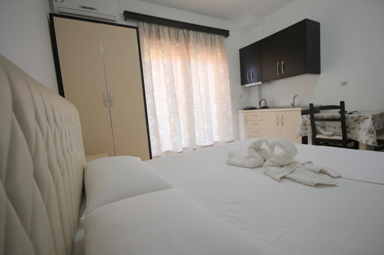 Hotel Four Islands Ksamil Bagian luar foto